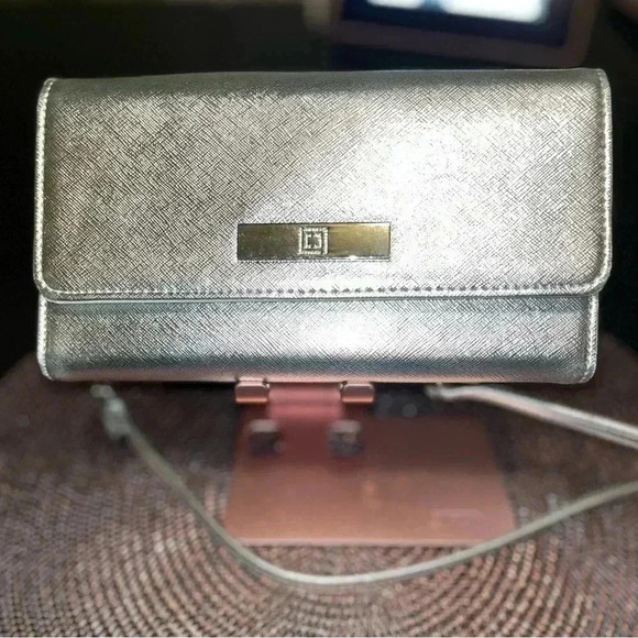 Liz Claiborne Silver Phone Crossbody Bag - Picture 6 of 12